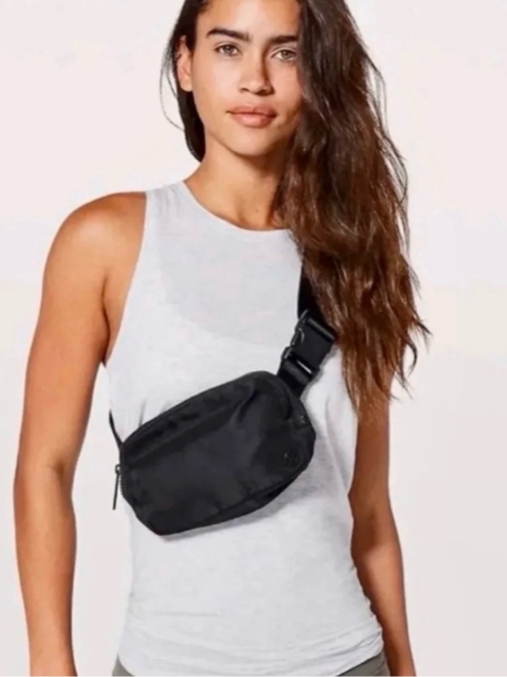 Lululemon Black Everywhere Belt Bag - Picture 2 of 13